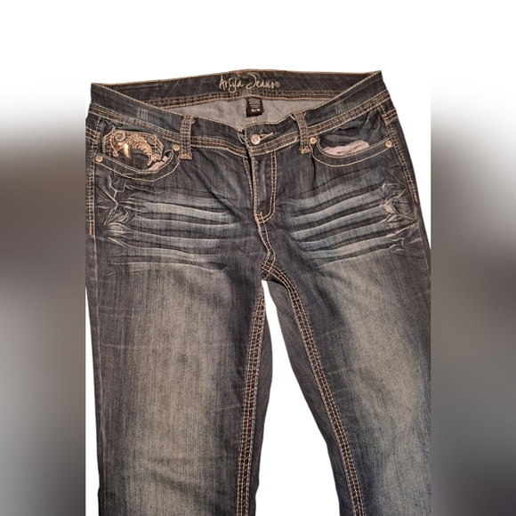 Ariya Plus Size Embellished Jeans Junior Sz 15/16 EUC Game Night Denim Casual - Picture 4 of 6